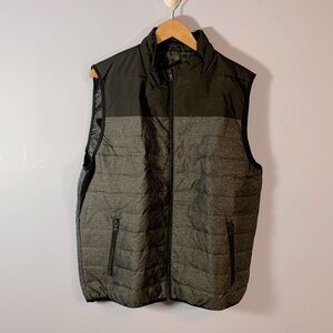 Express mens charcoal and black puffer vest NWT zip pockets size XL